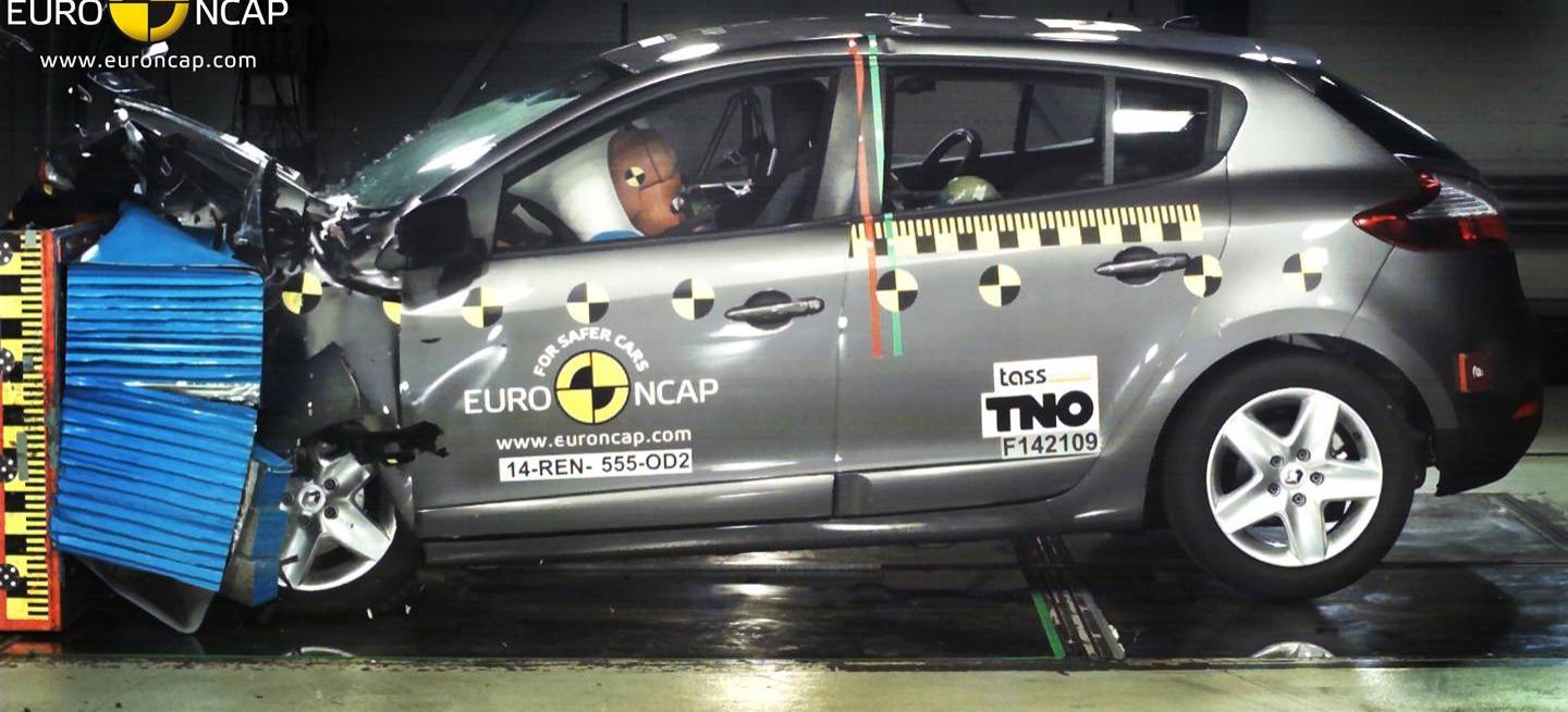 Renault-megane-iii-ncap-0216-02