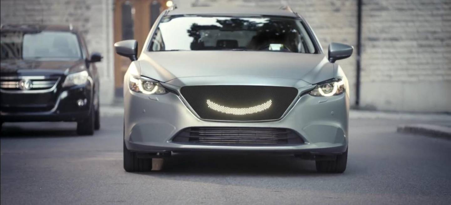 Semcon_Smiling self-driving car