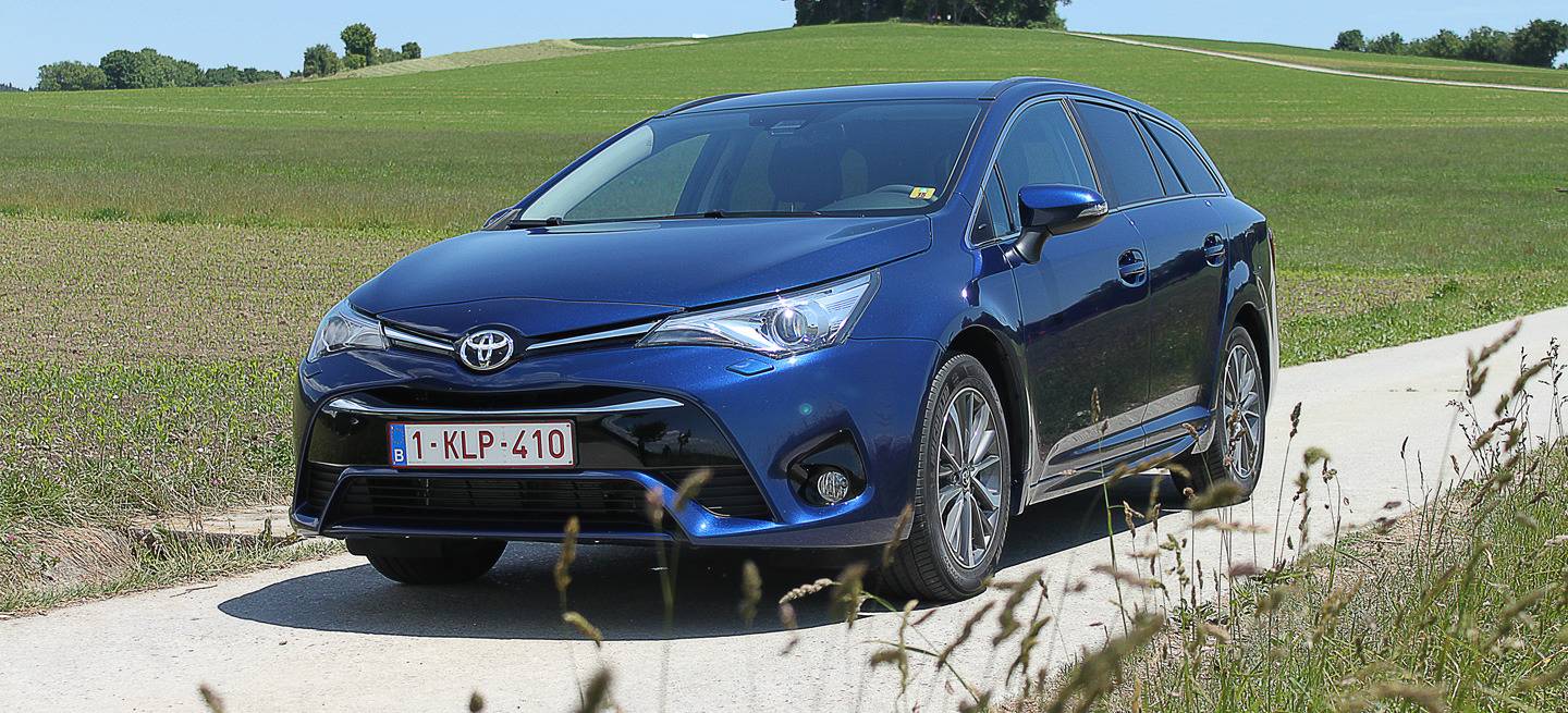 Toyota_Avensis_mdm_00001 Toyota Avensis 2015