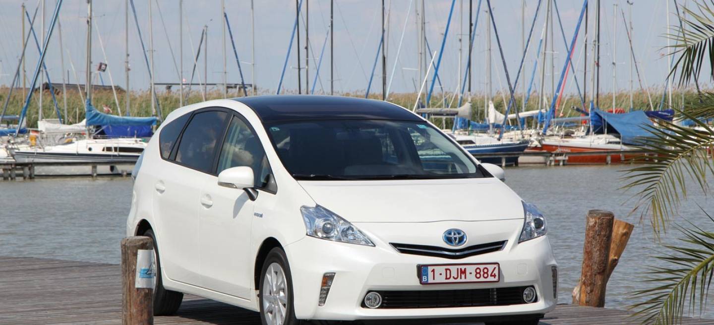 Toyota_Prius_Plus_Monovolumen-01