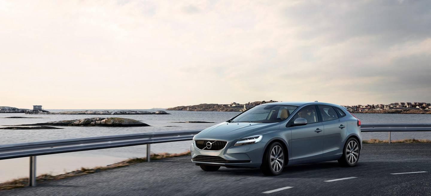 Volvo_V40_1600x900_00005