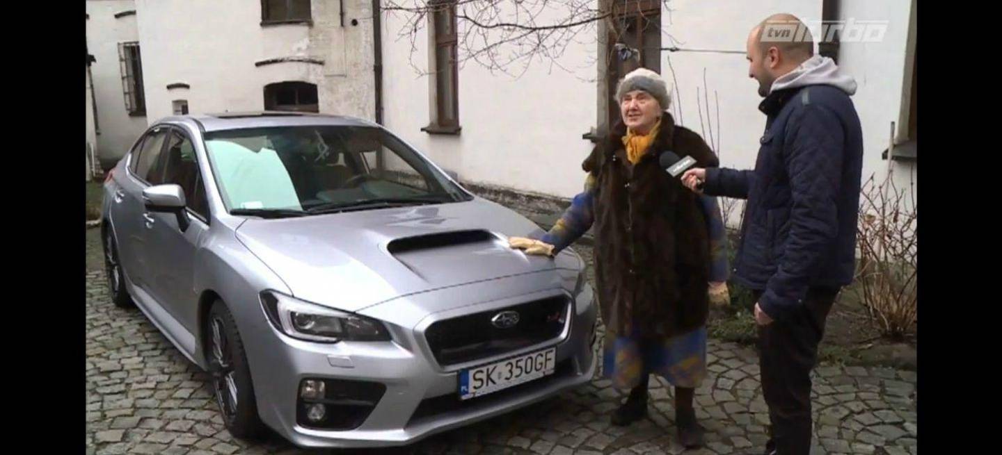 abuela-subaru-sti