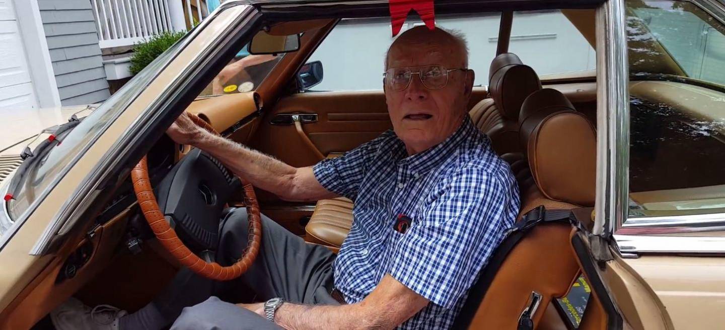 abuelo-mercedes-sl