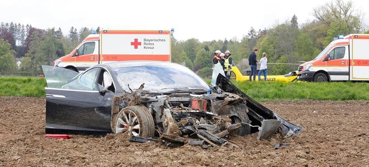 accidente-mortal-tesla-model-s-autopilot-veredictoaccidente-mortal-tesla-model-s-autopilot-veredicto-1