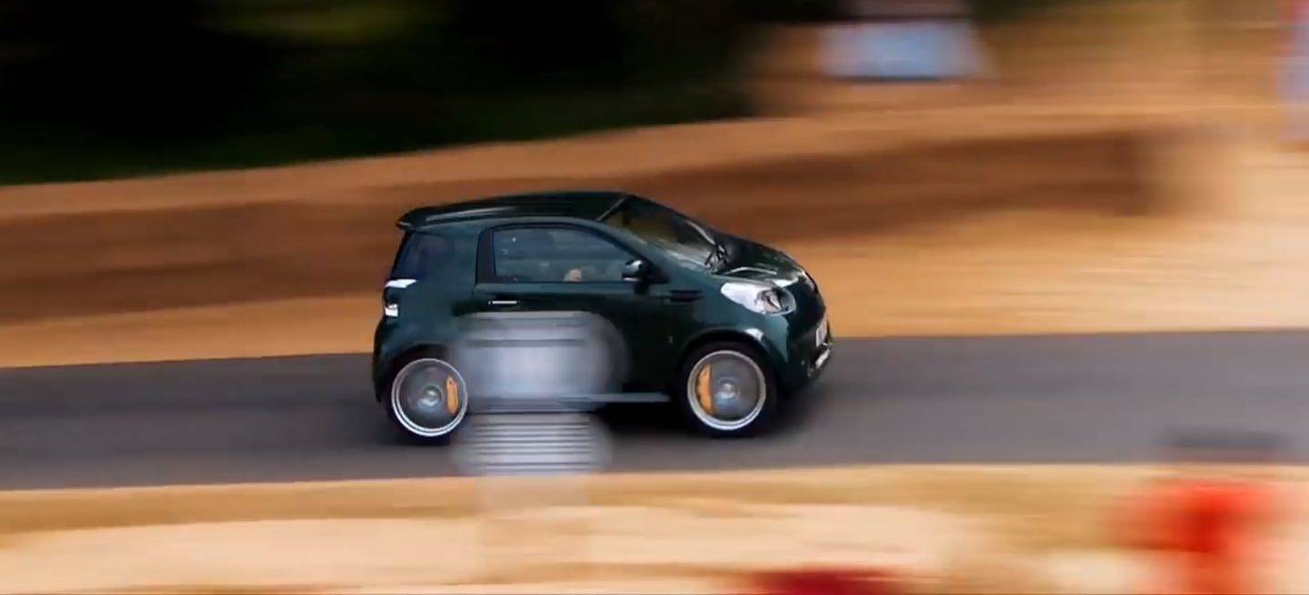 aston-cygnet-v8-video_1440x655c.jpg