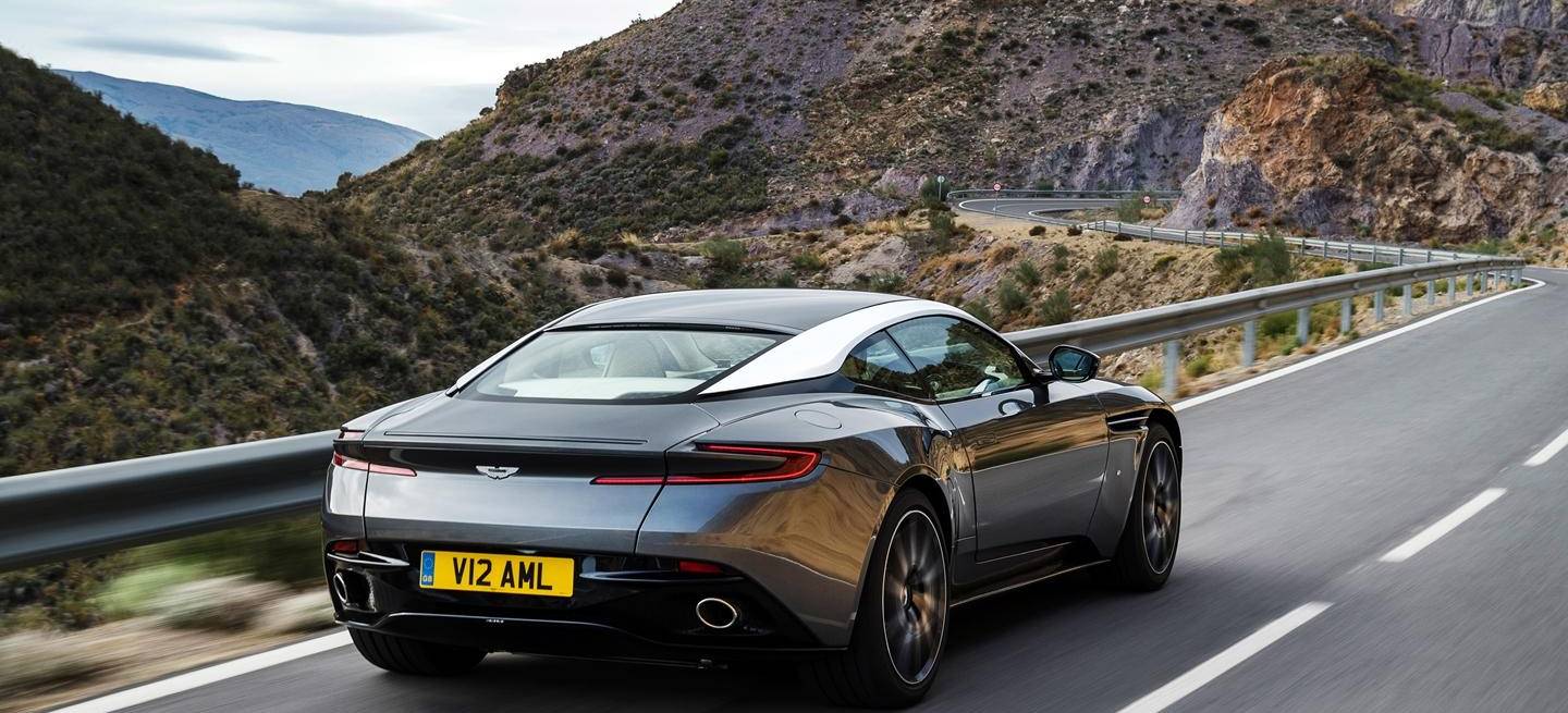 aston-martin-db11-2016-09