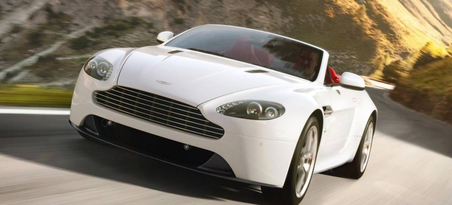 aston-martin-v8-vantage-2012-1