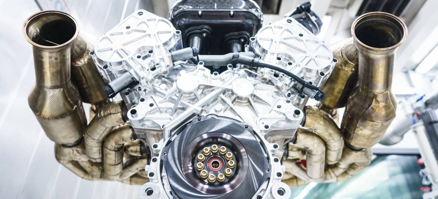 aston-martin-valkyrie-motor-v12-1218-007_1440x655c.jpg