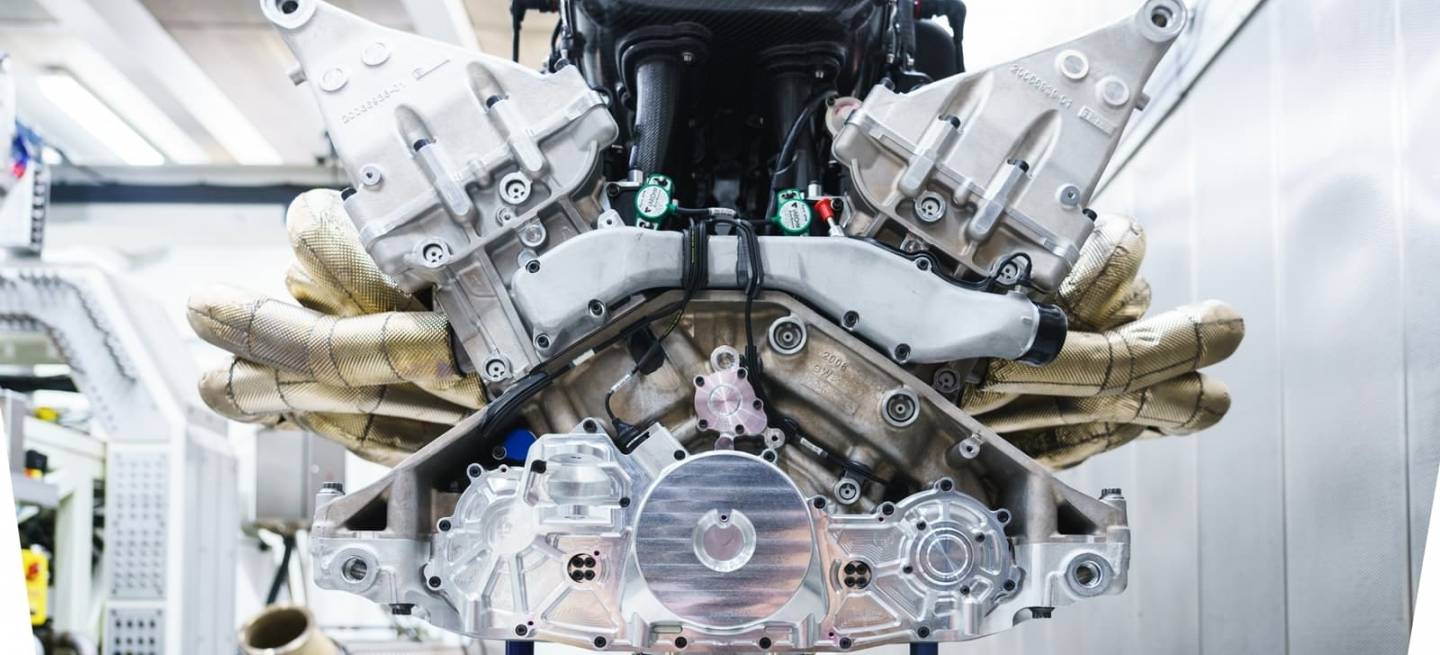 aston-martin-valkyrie-motor-v12-1218-008_1440x655c.jpg