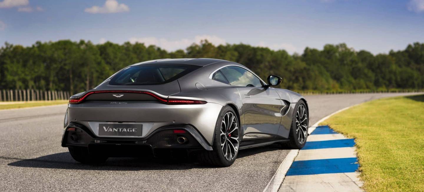 aston-martin-vantage-2018-33
