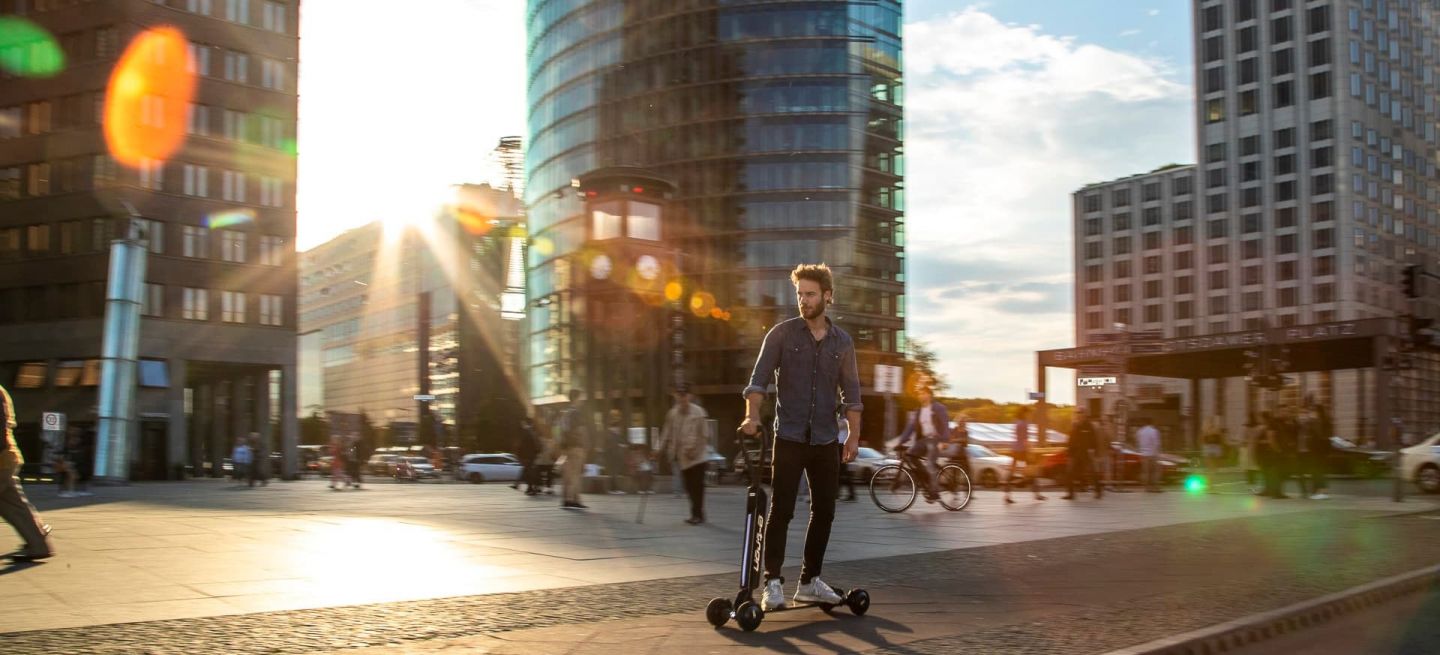 Audi Combines E Scooter With Skateboard Audi Combines E Scooter With Skateboard