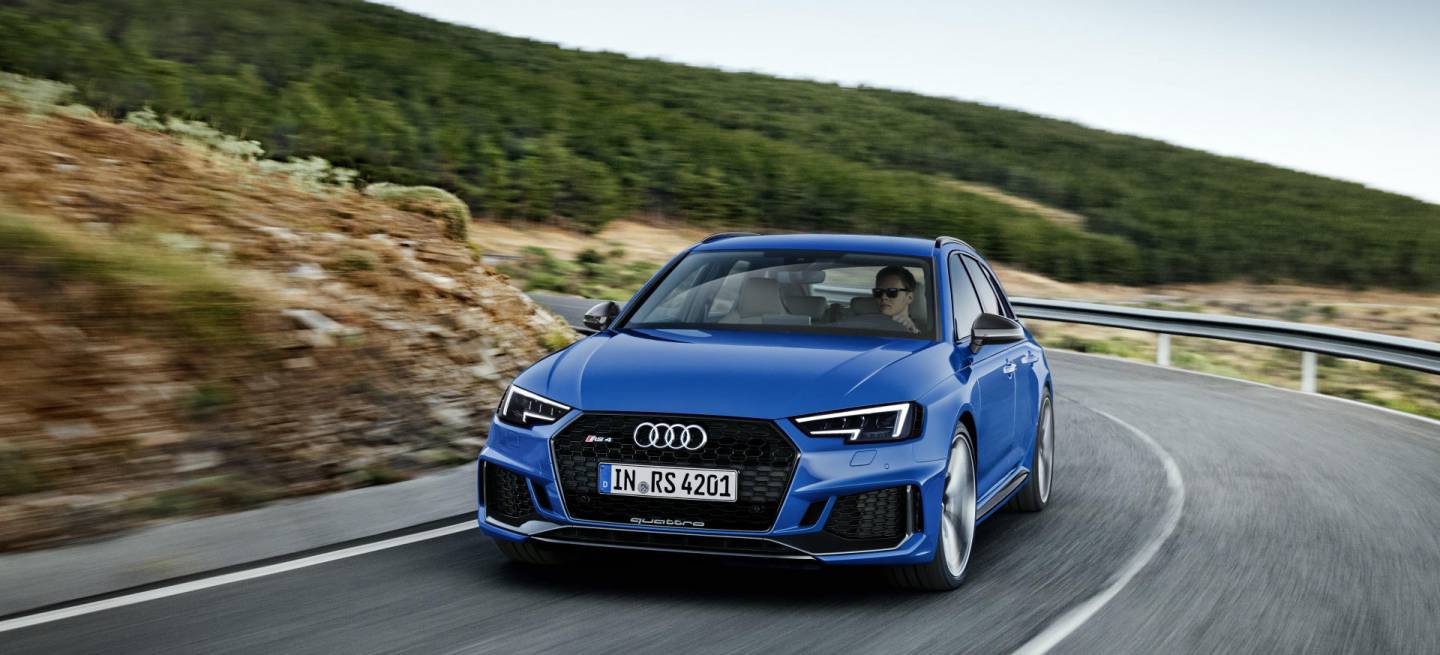 audi-rs4-avant-2018-40