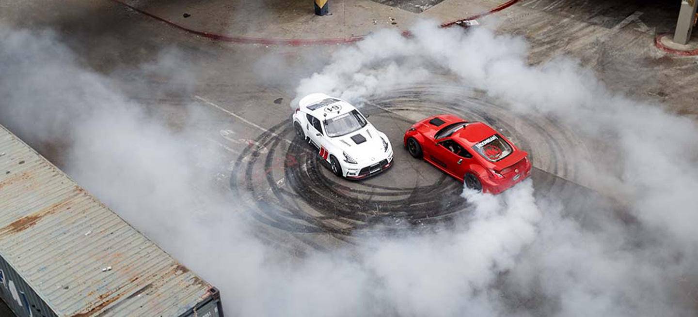 black-friday-drifting-nissan-370z-centro-comercial-01