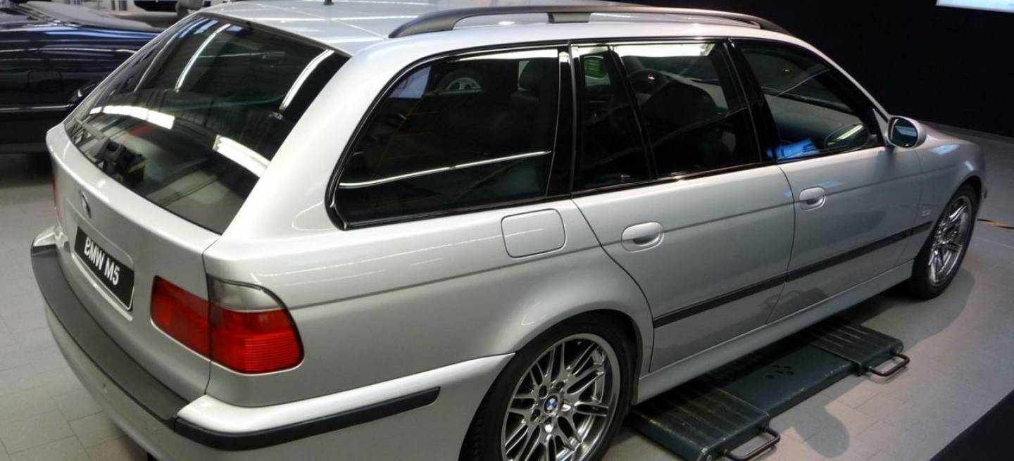 bmw-m5-e39-touring-1