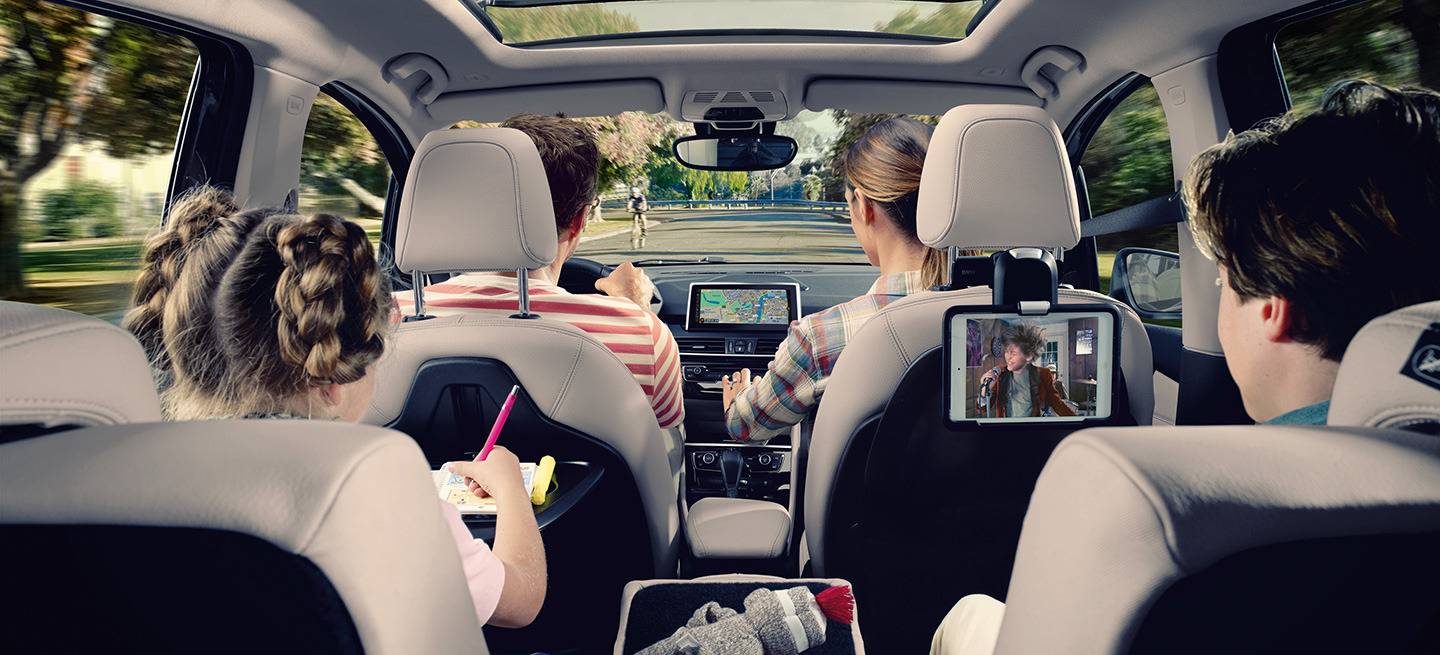bmw-serie-2-gran-tourer-kids-cockpit-mykidio-02-1440px