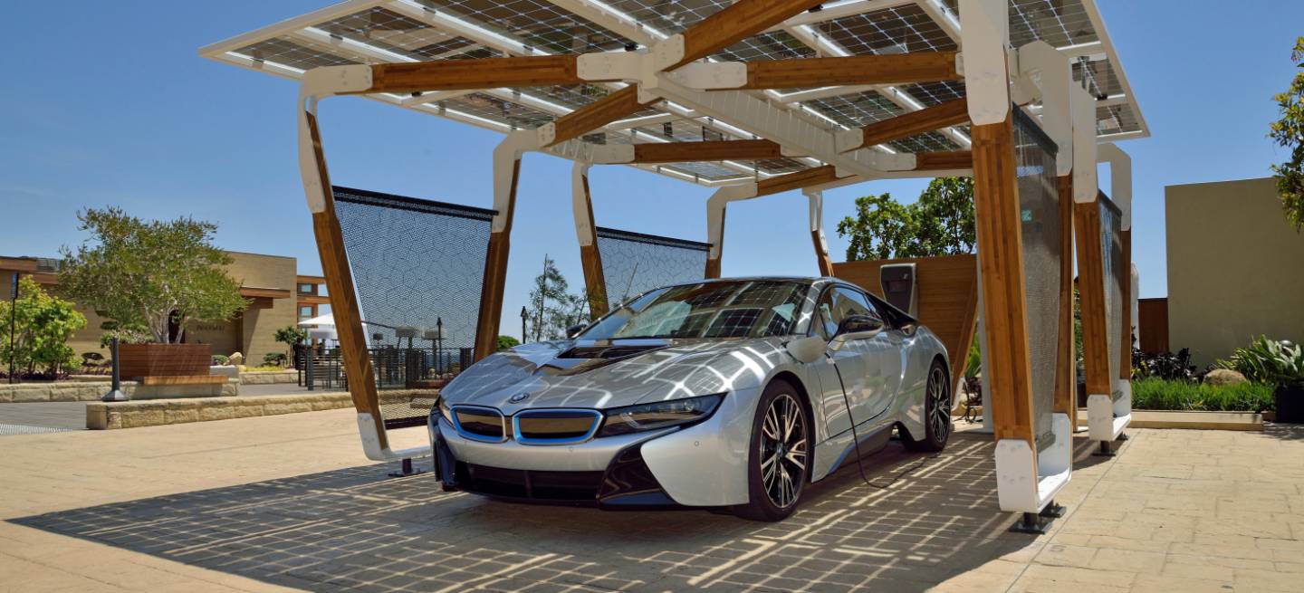 bmw_i8_i_home_charging_system_1