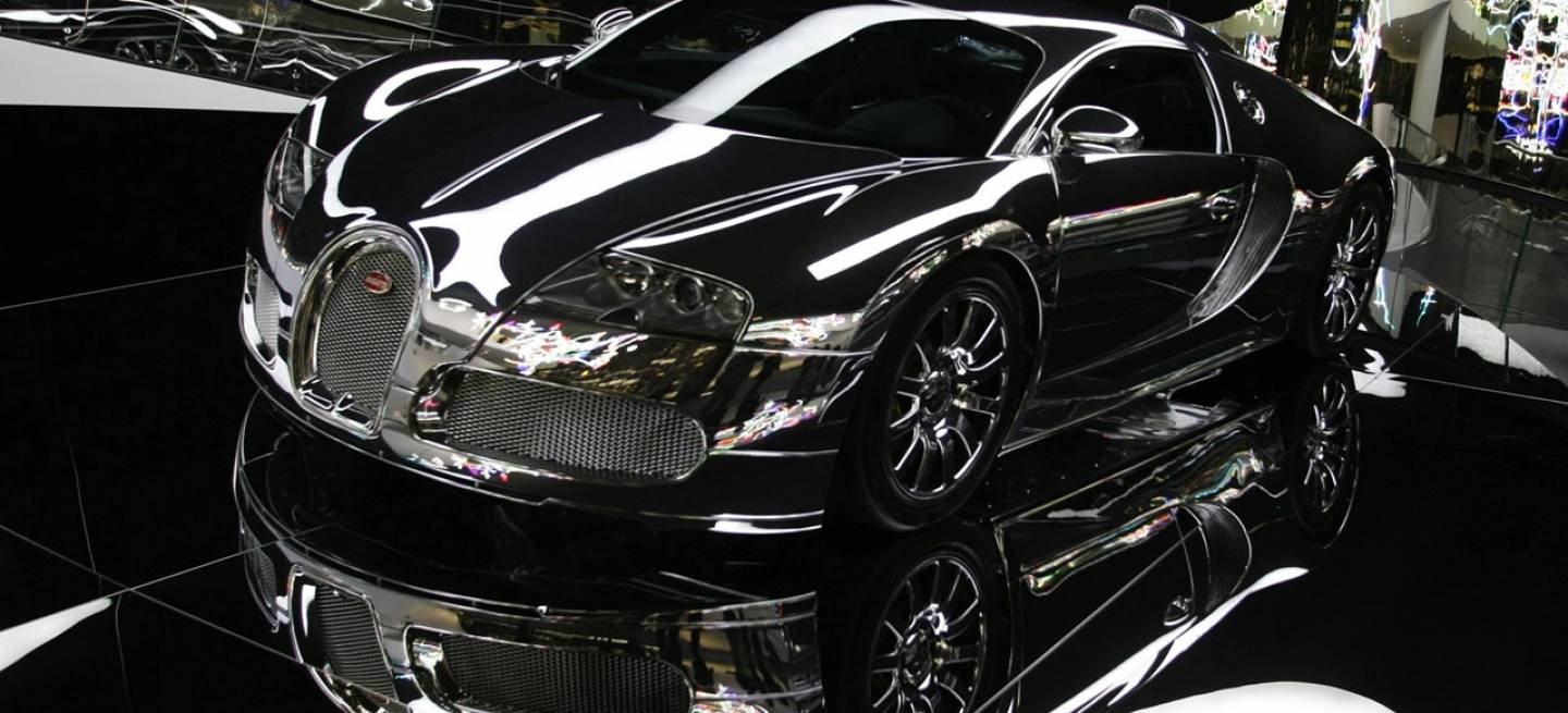 Bugatti Veyron con acabado de espejo