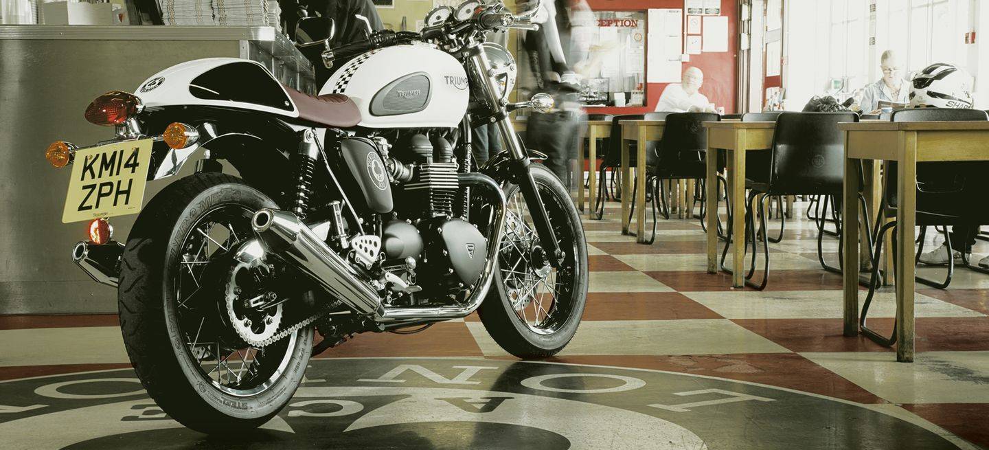 cafe-racers-curved-3