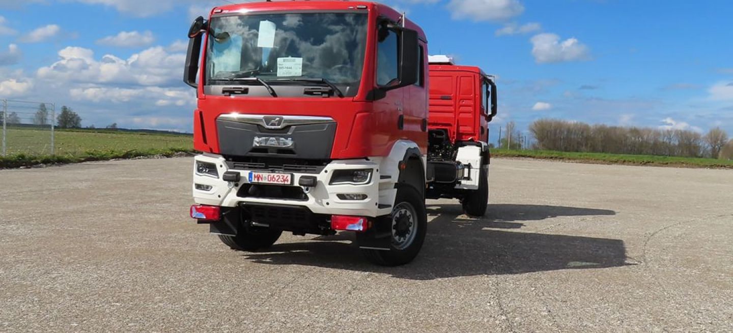 camion-doble-cabina-maurer-1087384_1440x655c.jpg
