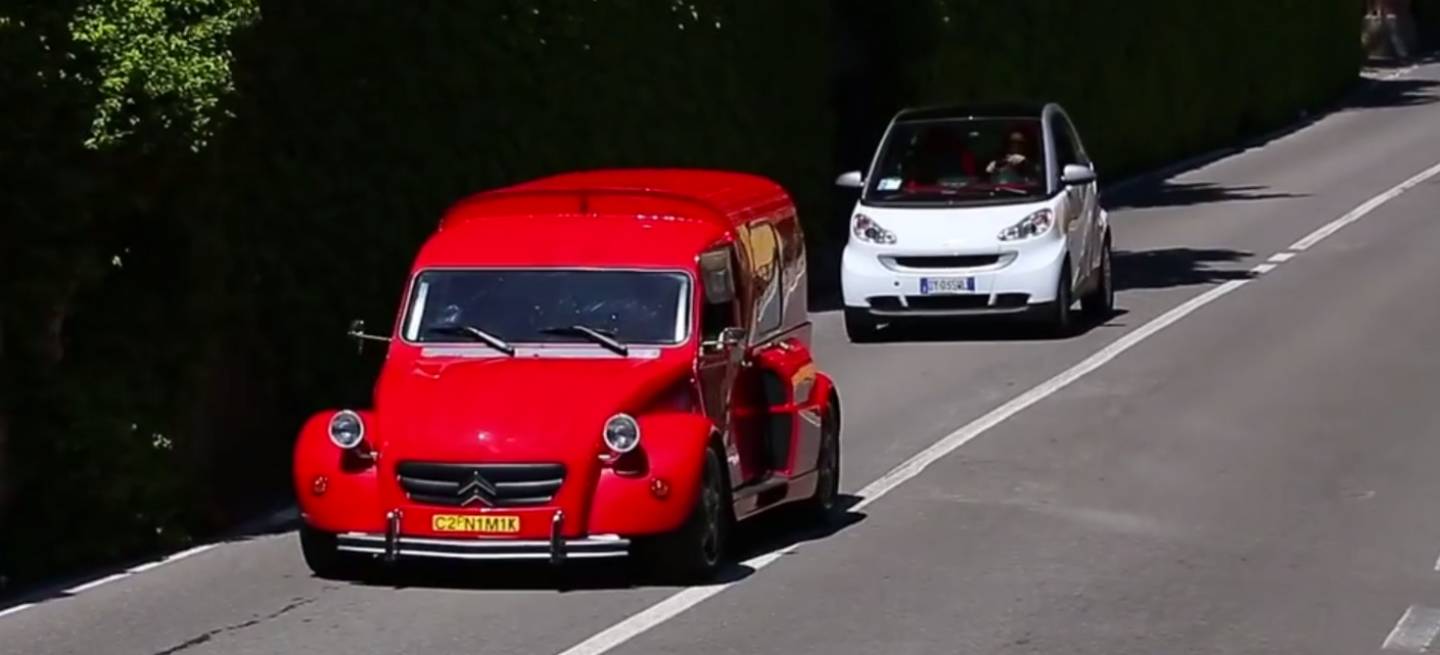 citroen_2cv_motor_ferrari_DM_1