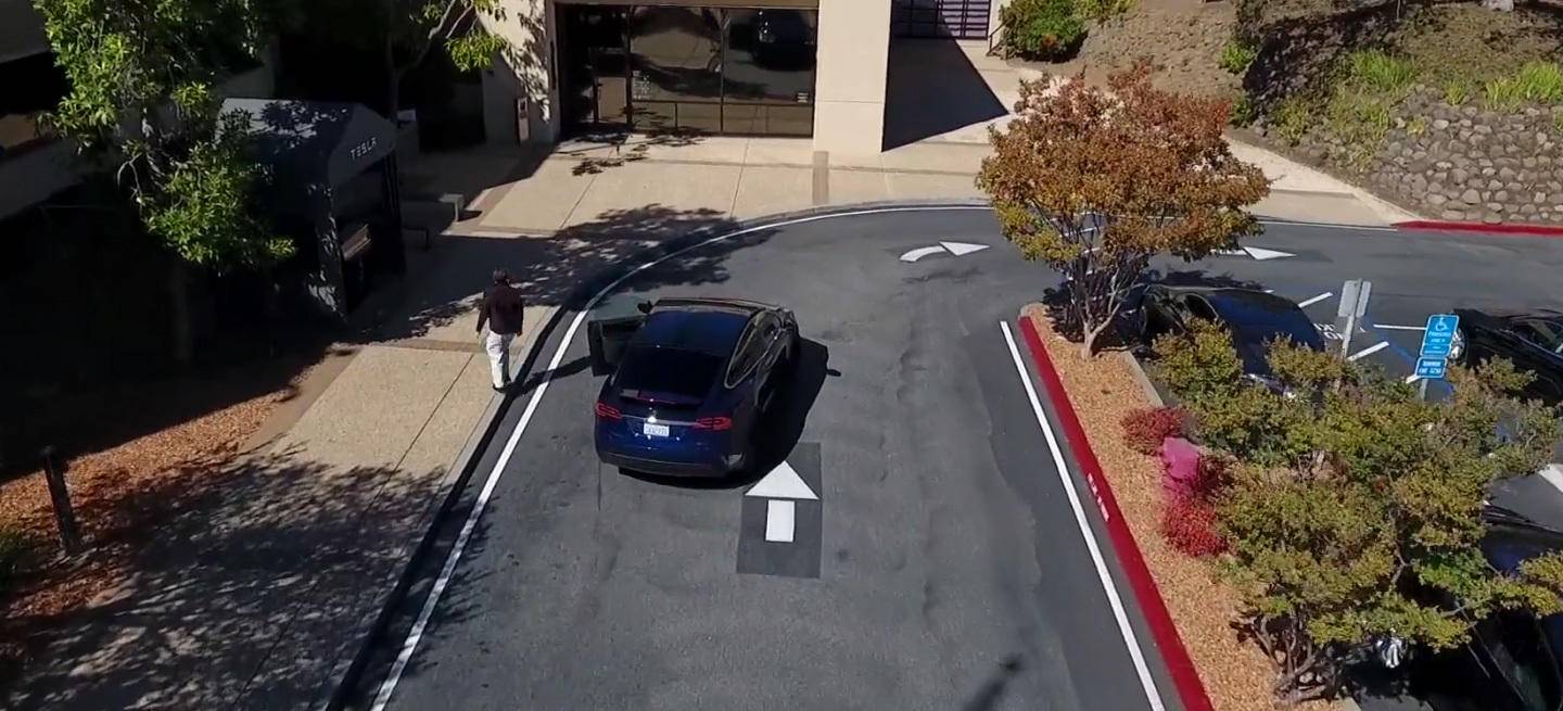 coche-autonomo-tesla-video