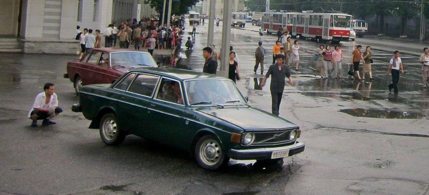 corea-del-norte-volvo-144-p