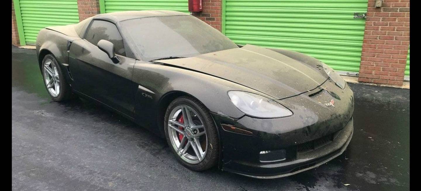 corvette_z06_abandonado_p
