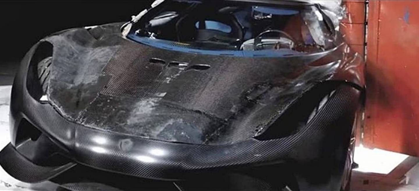 crash-test-koenigsegg-regera-1217-01