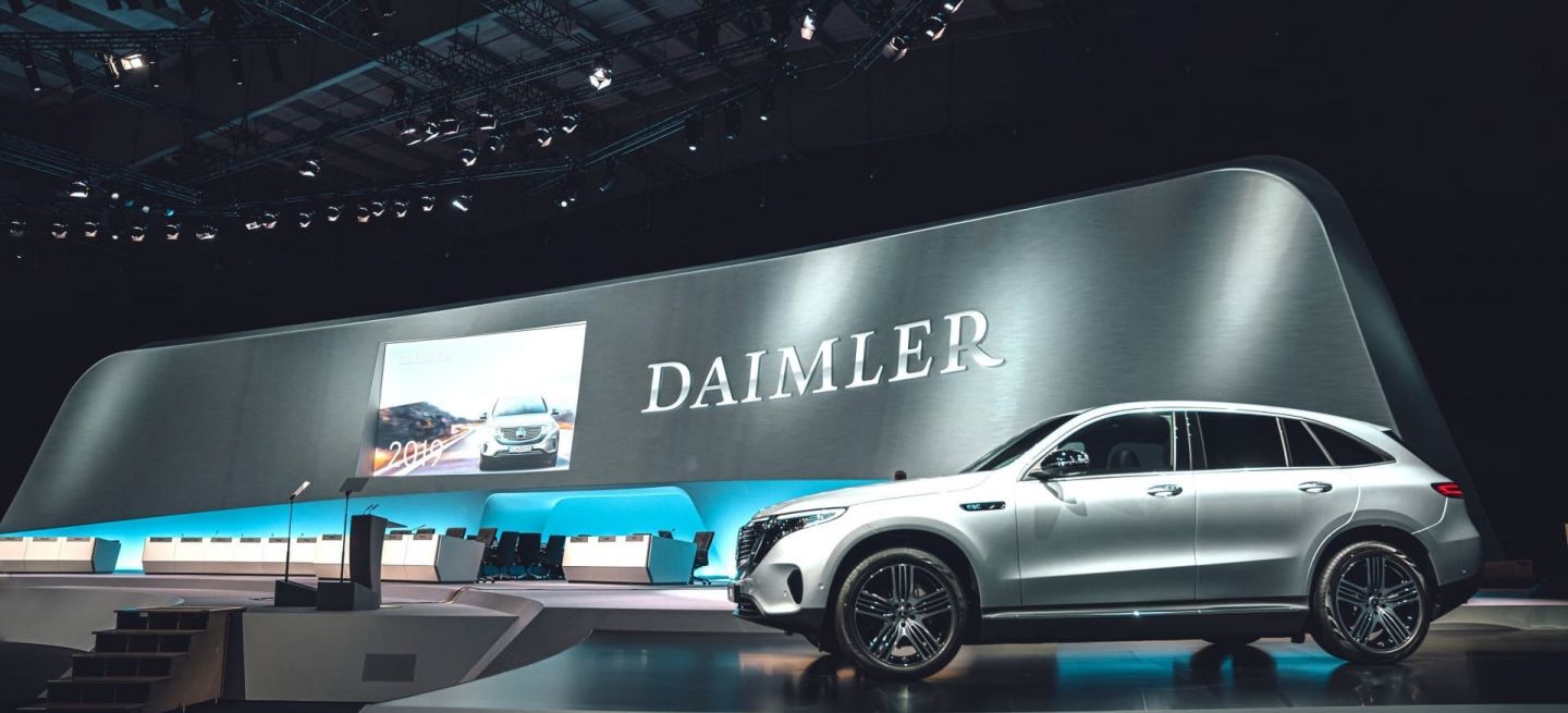 Daimler Im Wandel: Fokus Auf Nachhaltigkeit, Effizienz Und Mobilität Der Zukunft Daimler In Transition: Focus On Sustainability, Efficiency And Mobility Of The Future Daimler Im Wandel: Fokus Auf Nachhaltigkeit, Effizienz Und Mobilität Der Zukunft Daimler In Transition: Focus On Sustainability, Efficiency And Mobility Of The Future