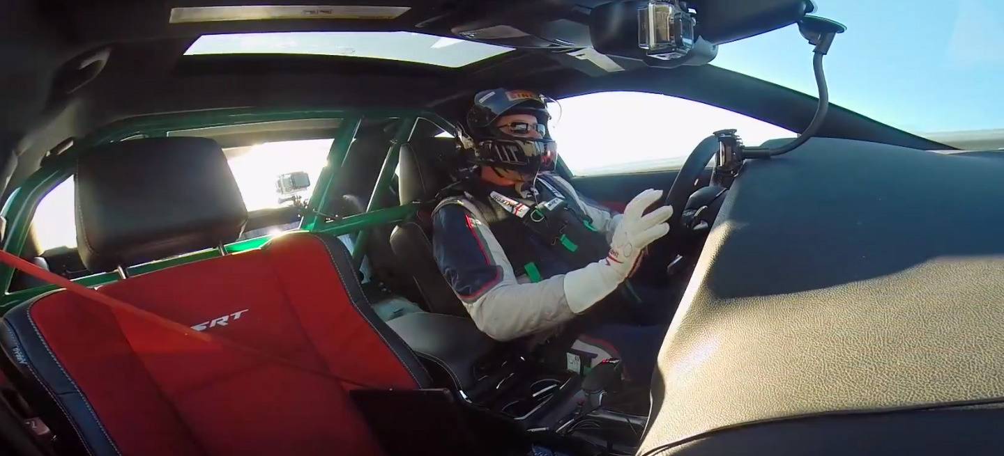 dodge-charger-srt-hellcat-video-velocidad-punta-01-1440px