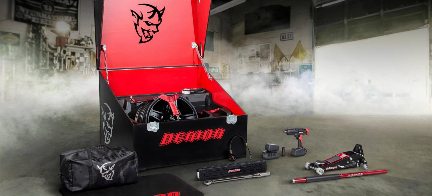 dodge_srt_demon_DM_caja_1