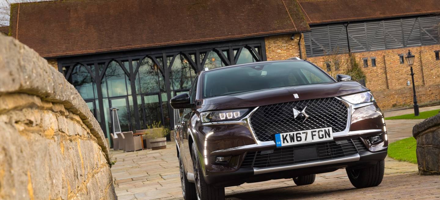 ds_7_crossback_prestige_model_5