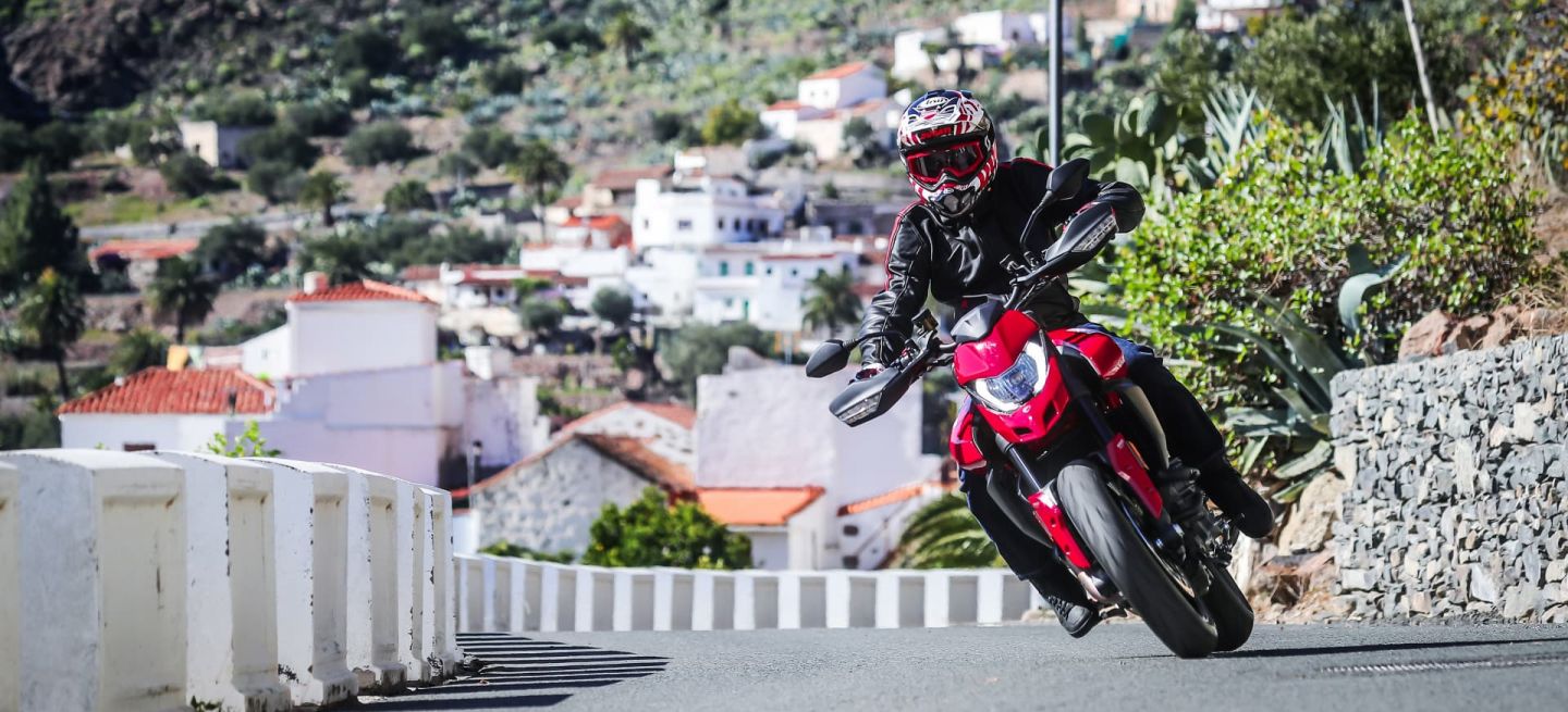 Ducati Hypermotard 950 Action 11 Uc70351 Mid Ducati Hypermotard 950 Action 11 Uc70351 Mid