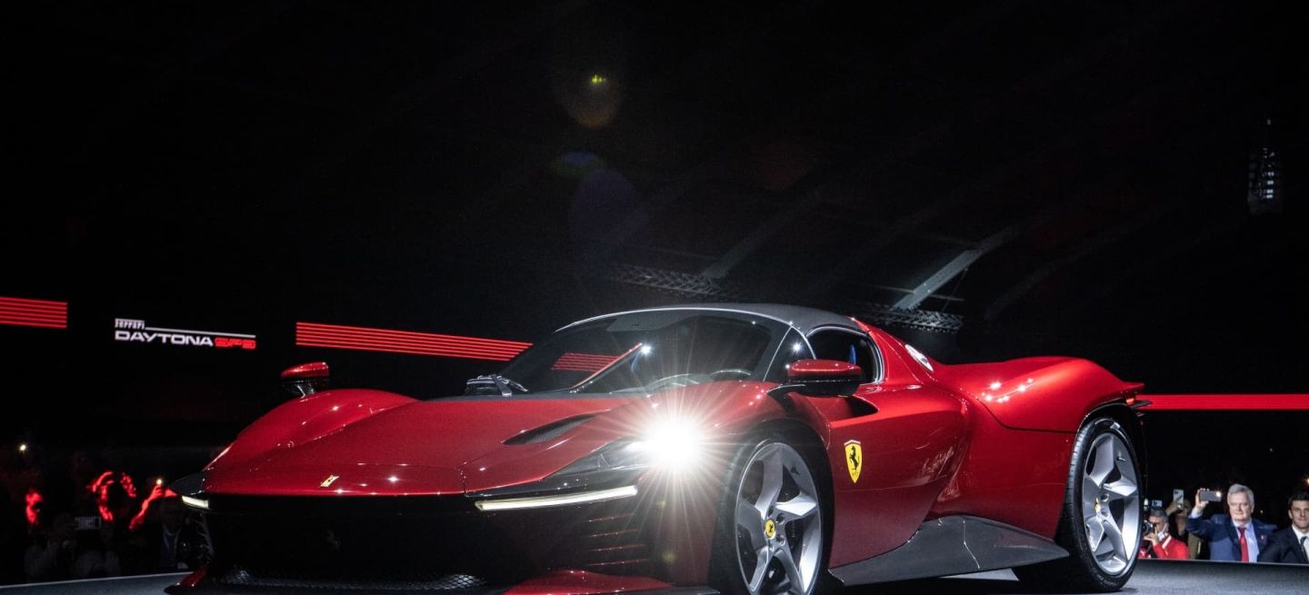 ferari-daytona-sp3-2021-13-619a8a66b845d_1440x655c.jpg