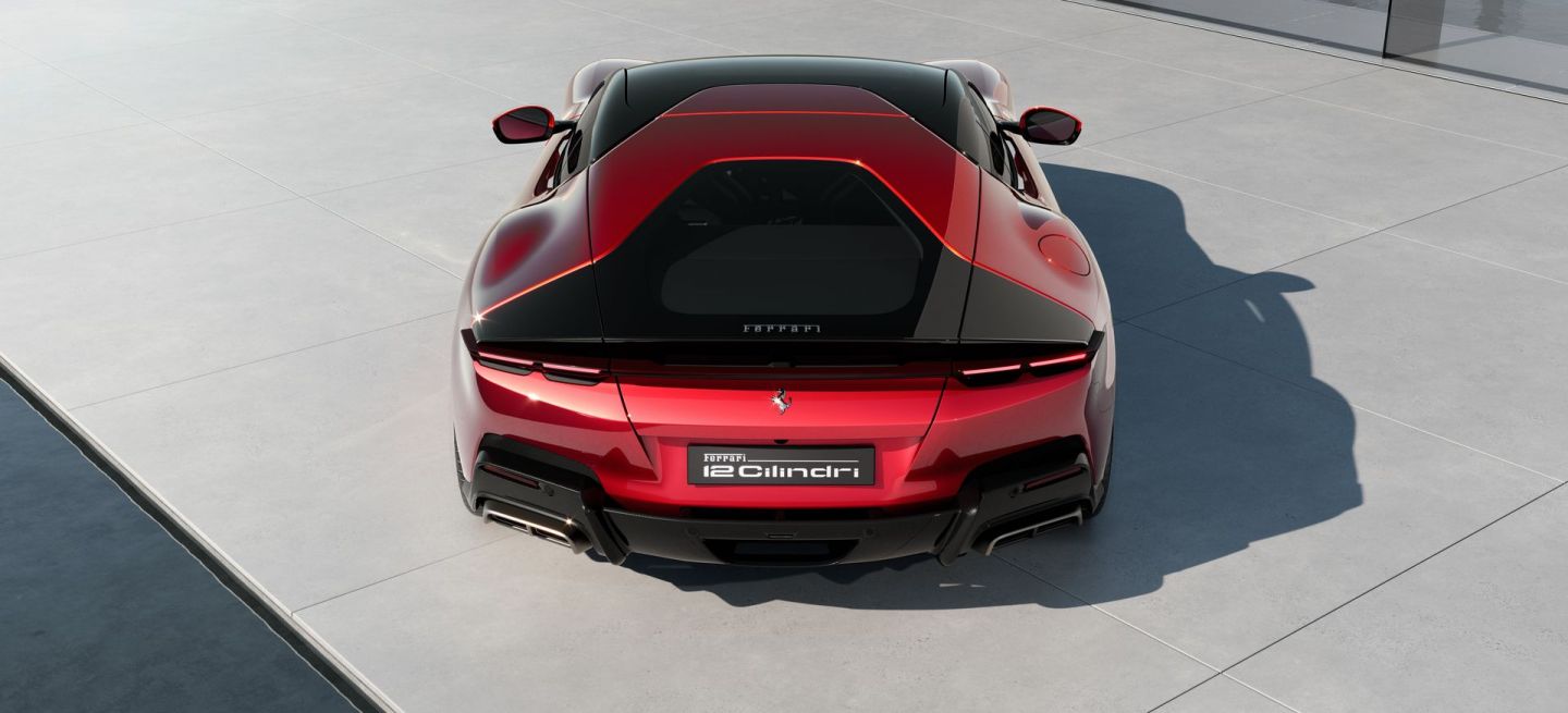 ferrari-12cilindri-2025-vista-trasera-1067275_1440x655c.jpg