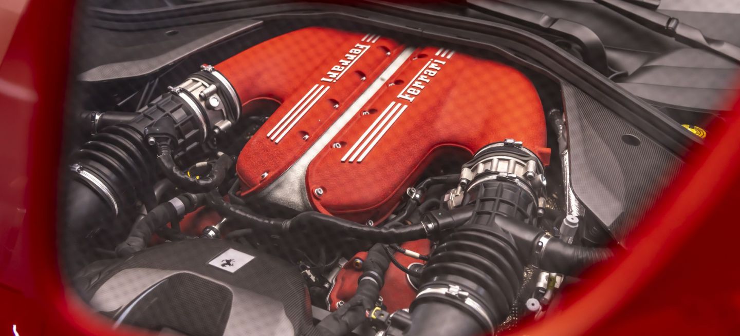 ferrari-12cilindri-motor-2025-2-1067289_1440x655c.jpg