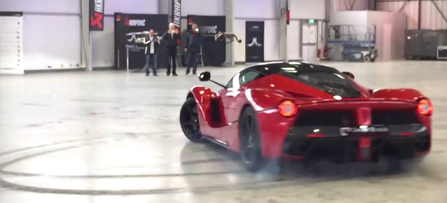 ferrari-laferrari-video-donuts-1440px