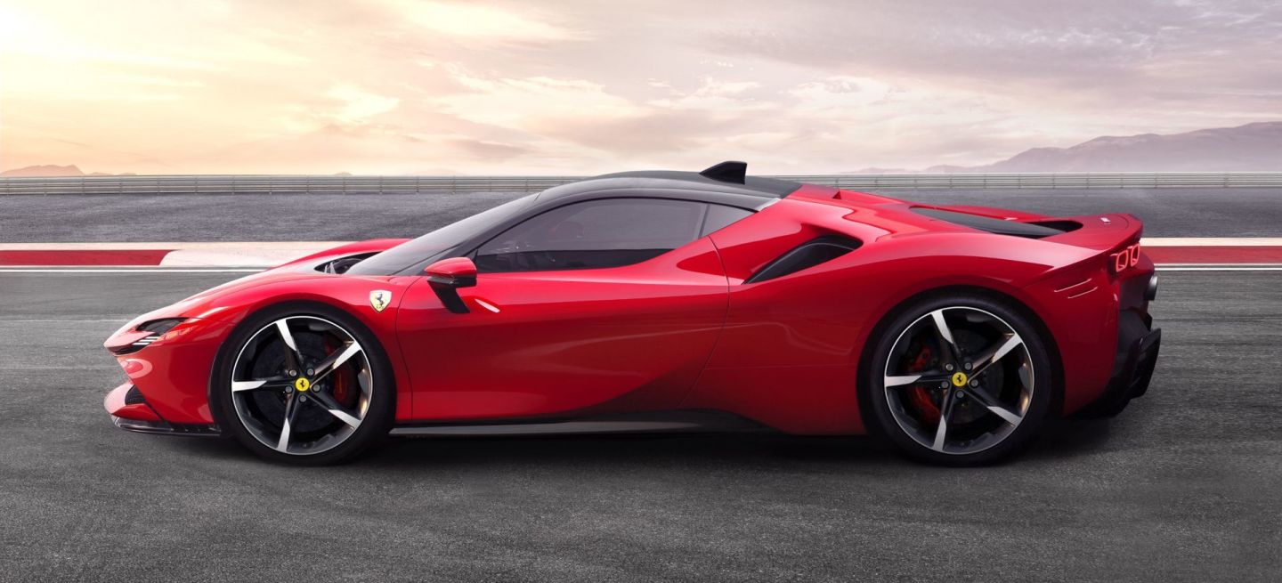 ferrari-sf90-stradale-2020-7_1440x655c.jpg