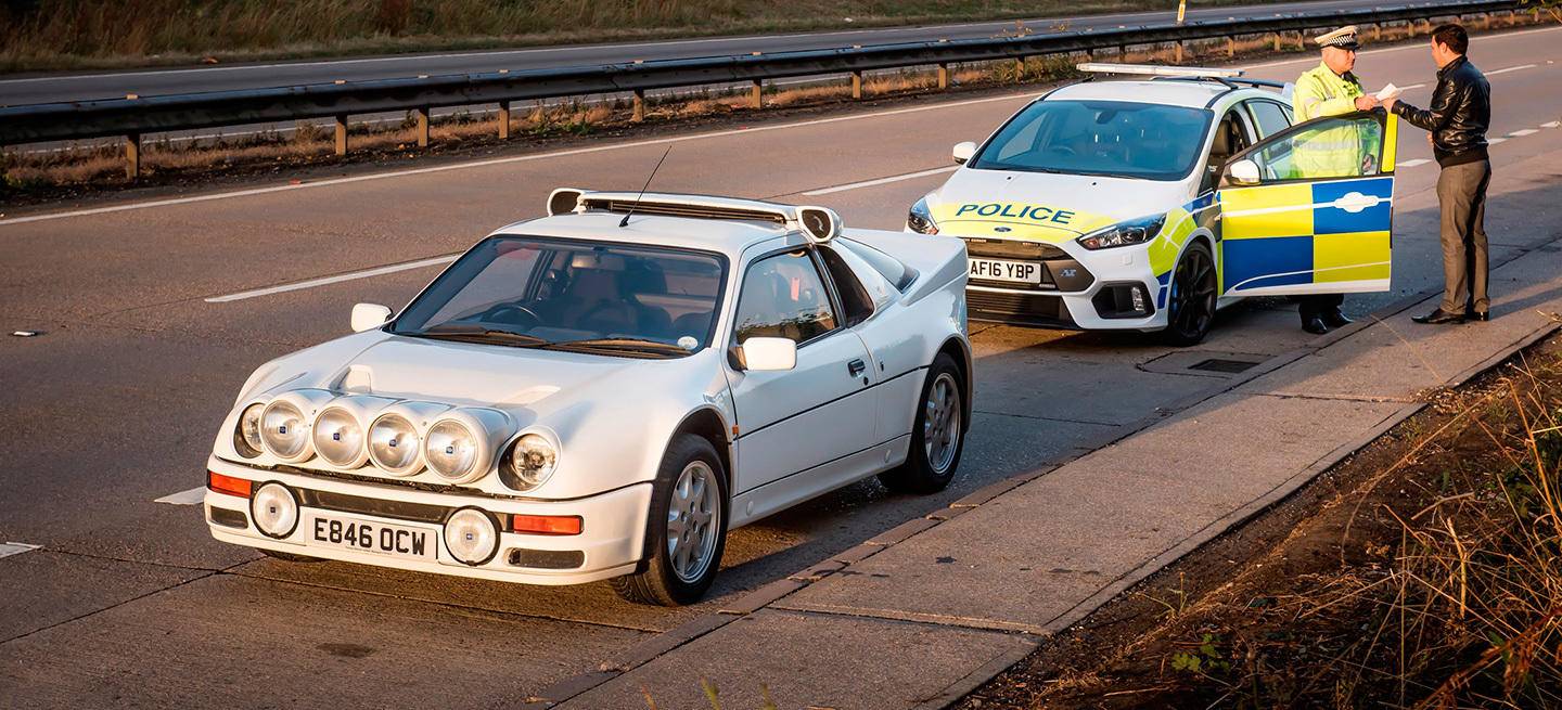 ford-focus-rs-policia-rs-200-02
