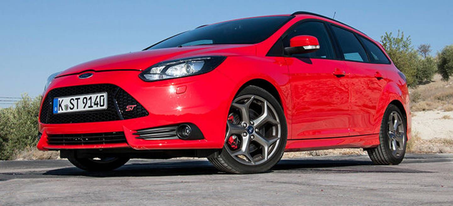 ford-focus-st-01-dm-700px_1440x655c.jpg