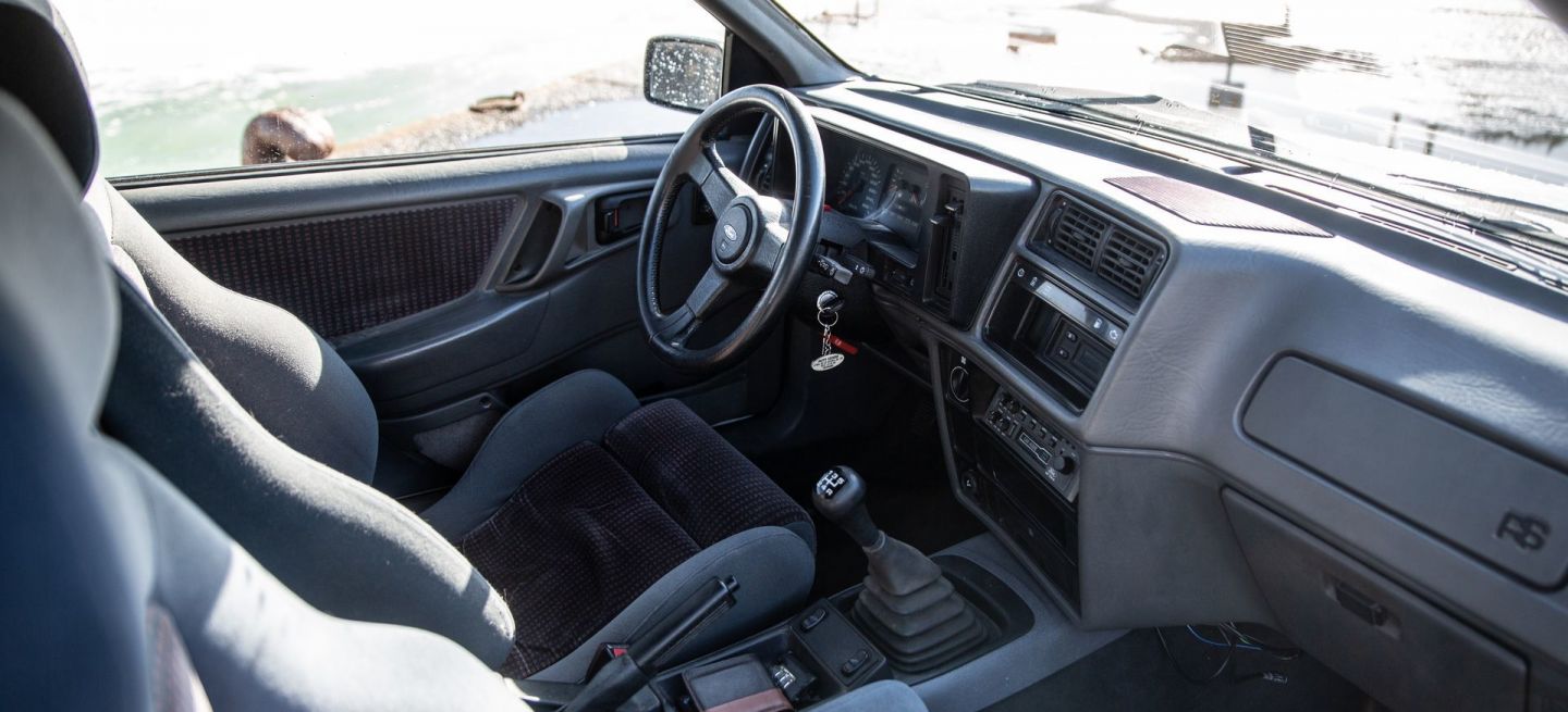 Como Poner El Freno De Mano Correctamente Por qué no debes tirar del freno de mano con violencia