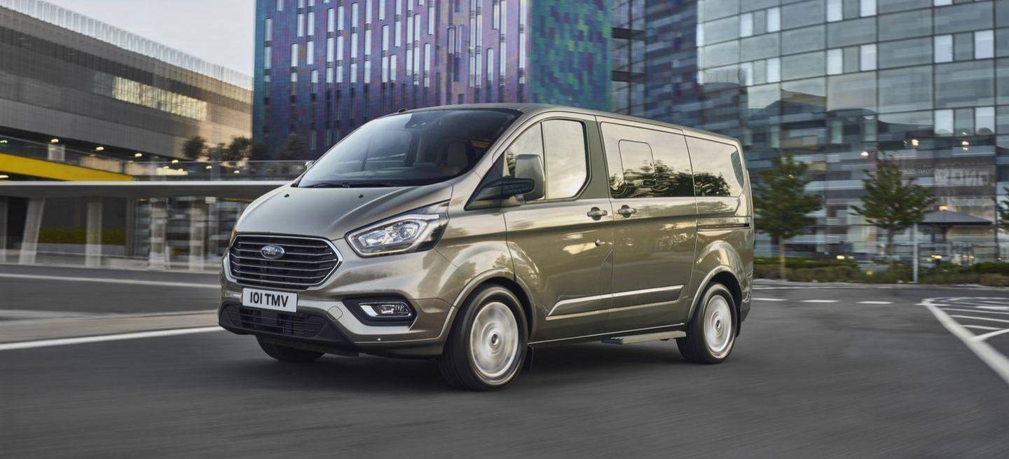 ford-tourneo-custom-2018-p