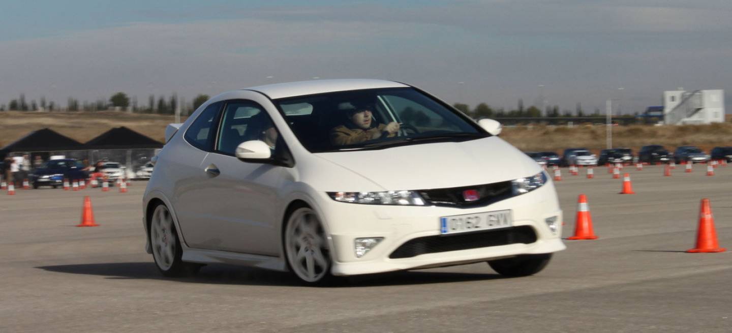 honda-civic-type-r-conos-40
