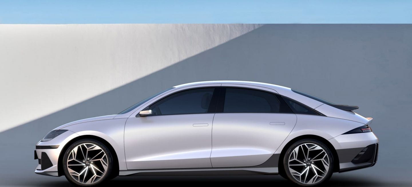 hyundai-ioniq-6-2023-09-62bc2261dd712_1440x655c.jpg