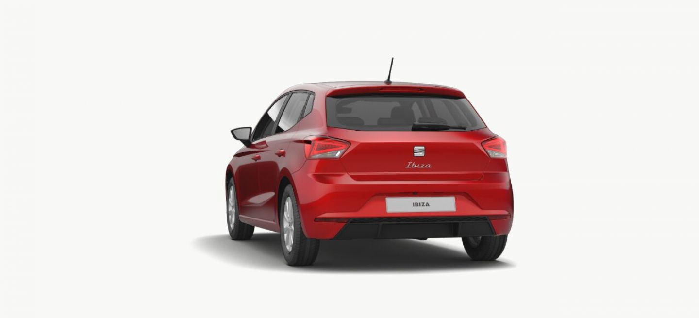 Vista trasera del icónico Seat Ibiza, destacando su diseño moderno y compacto.