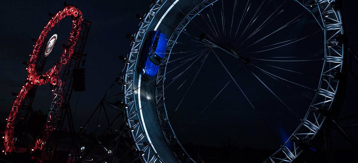 jaguar-f-pace-record-looping-03