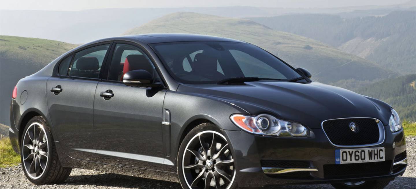 jaguar-xf-black-pack-dm-1