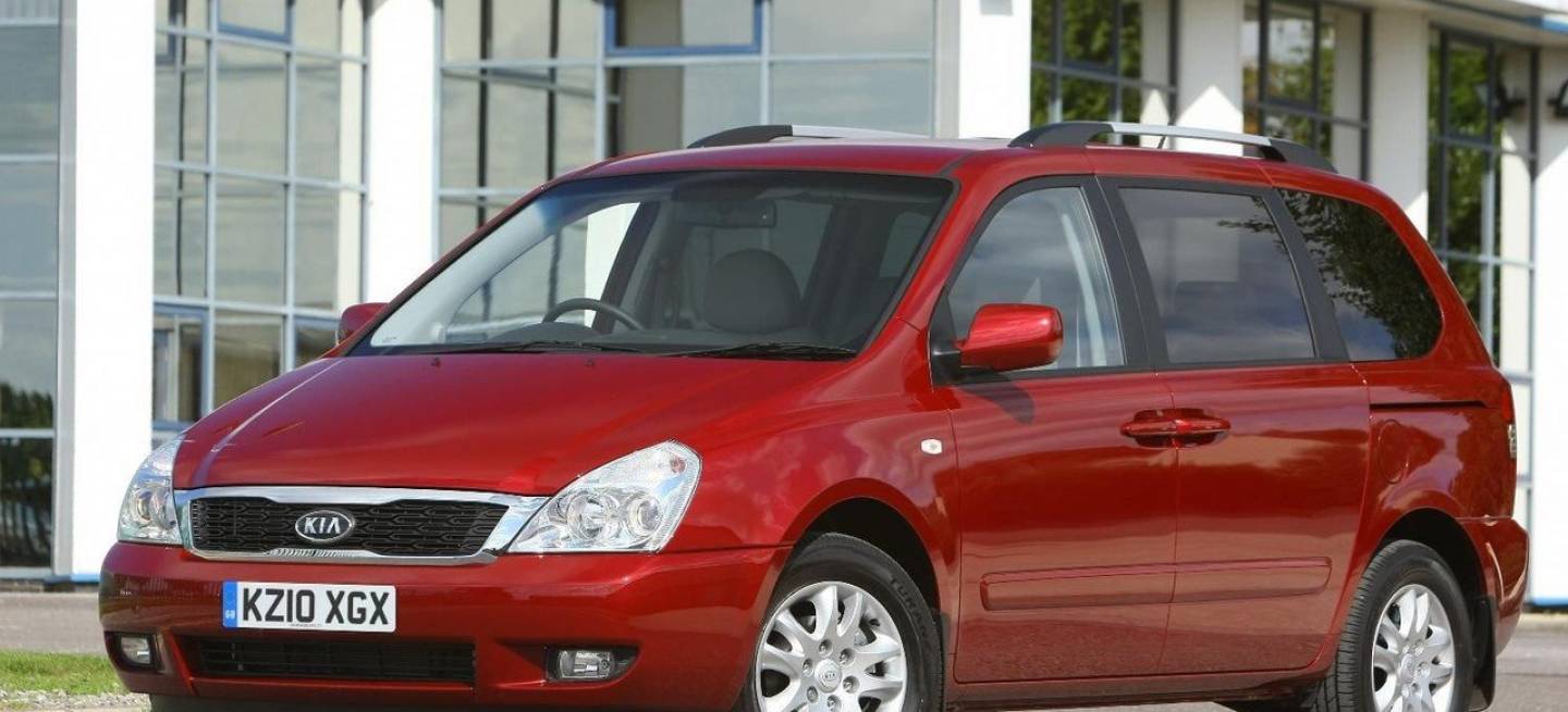 kia-carnival-2011-1
