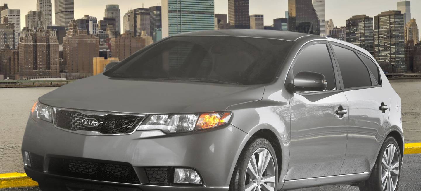 kia-forte-5p-01