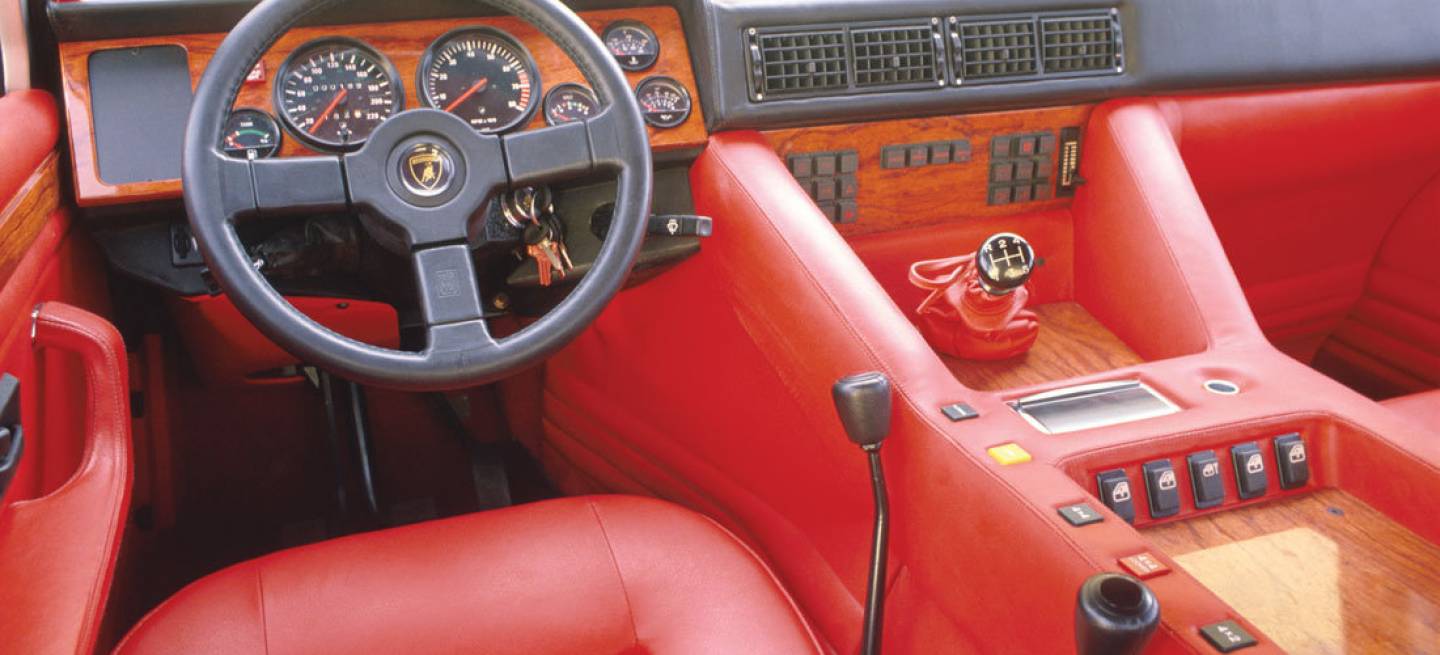 Lamborghini LM002